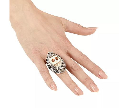 Anillo Plateado con Calavera Blanca y Pedrería