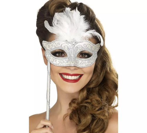 Antifaz de Mano Veneciano plateado con plumas