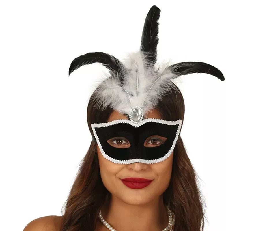 Translation missing: de.Antifaz de Terciopelo Negro con Plumas