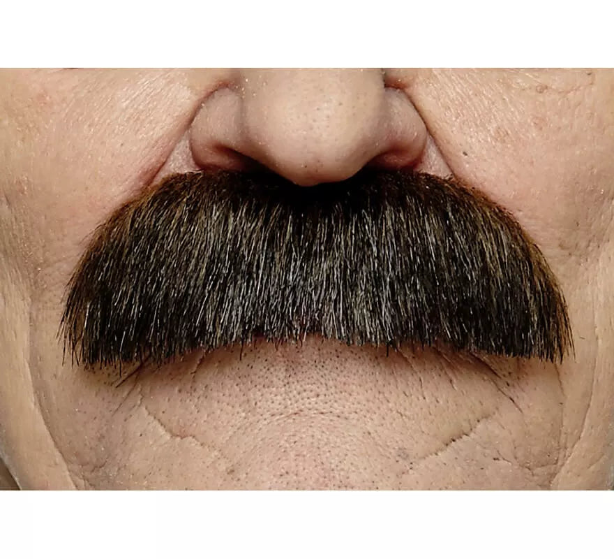Translation missing: de.Bigote castaño