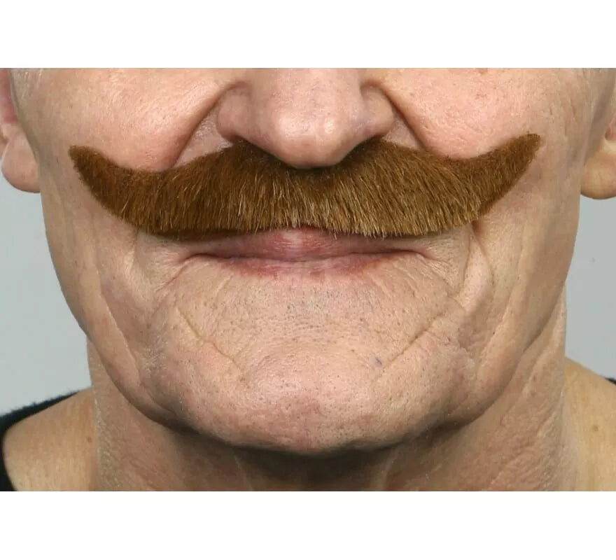 Bigote de Inglés castaño