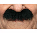 Bigote negro de Policía
