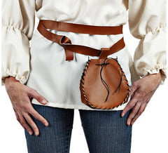 Mittelalterliche braune gewebte Tasche mit Gürtel
