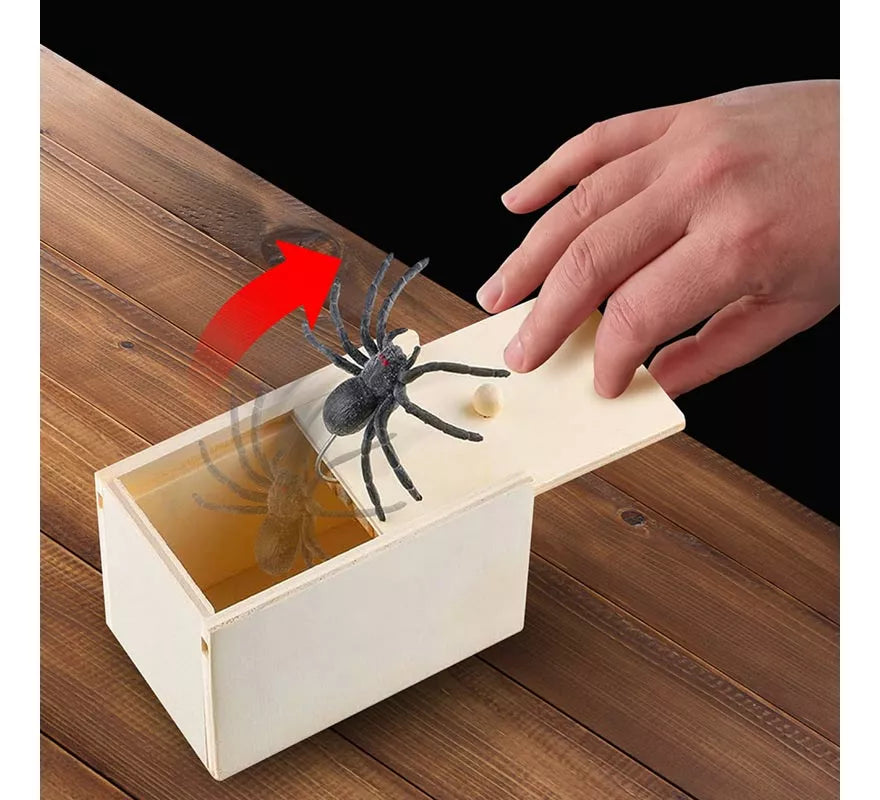 Translation missing: de.Caja de Madera con Araña de Broma