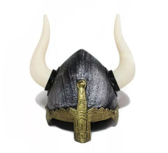 Alter Wikingerhelm mit Hörnern