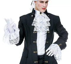 Jabot mit Edelstein- und Spitzenarmbändern
