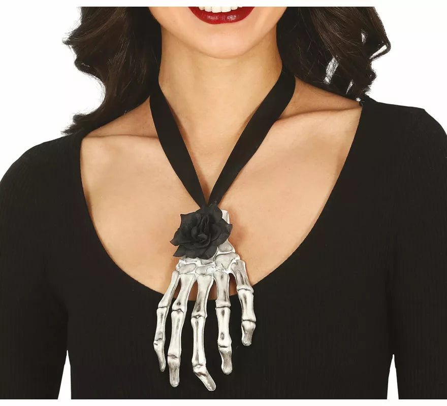 Translation missing: de.Collar con Cinta y Mano Esqueleto Grande