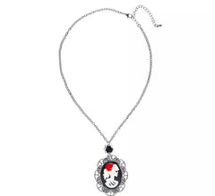 Halskette mit Totenkopf und schwarzem Rosenmedaillon