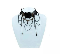 Gothic-Spitzenhalskette mit schwarzen Tropfen