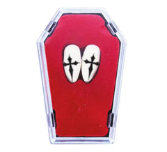 Reißzähne mit Kreuz aus Thermoplast
