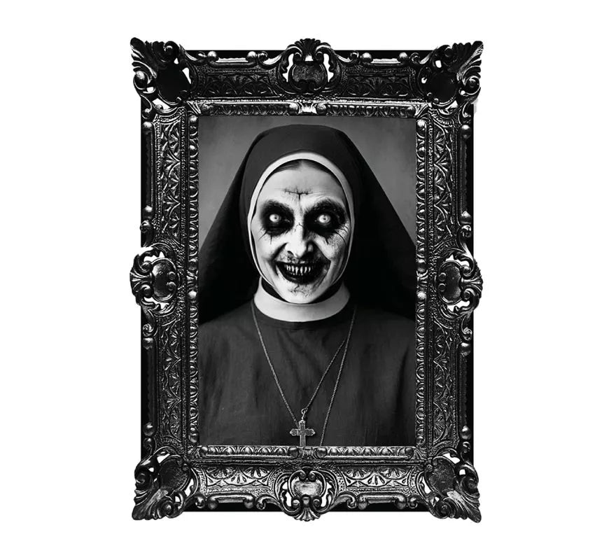 Translation missing: de.Cuadro Adhesivo de Terror Monja Asesina de 58x45 cm