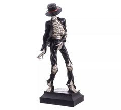 Tanzende Skelettfigur mit schwarzem Hut 13,2x10,2x32,5 cm