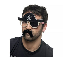 Piratenbrille mit Schnurrbart und Hut