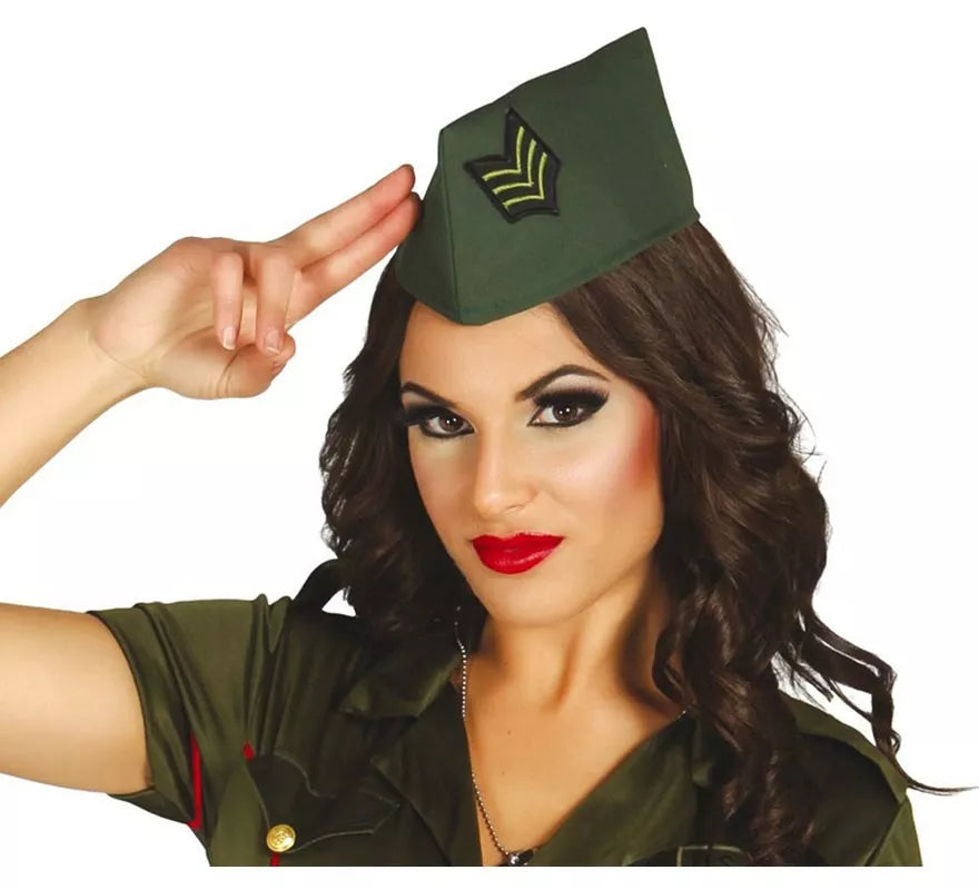 Gorro Militar de color verde con insignia