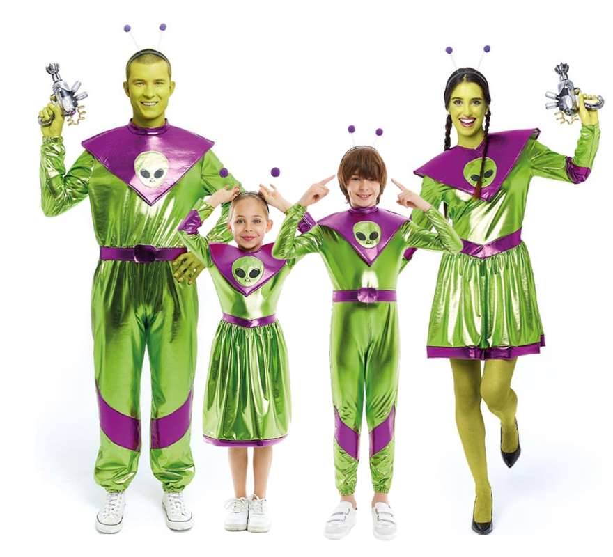 Translation missing: de.Grupo de extraterrestres verdes