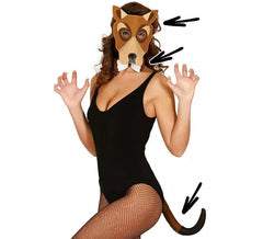 Hundeausstattung: Maske, Fliege und Schwanz