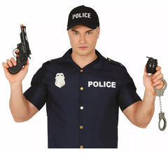 Polizeiausrüstung: Waffe, Granate, Handschellen und Abzeichen
