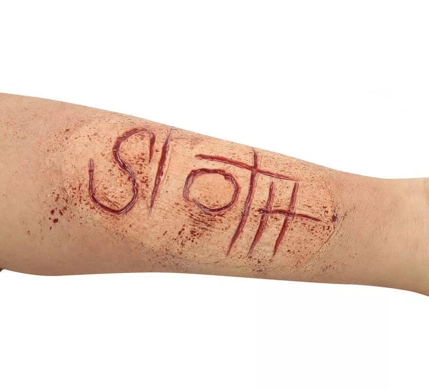 Translation missing: de.Maquillaje FXs de Letras Sloth Pereza