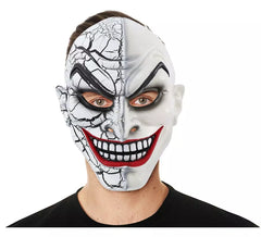 Clownmaske mit rissigem Gesicht
