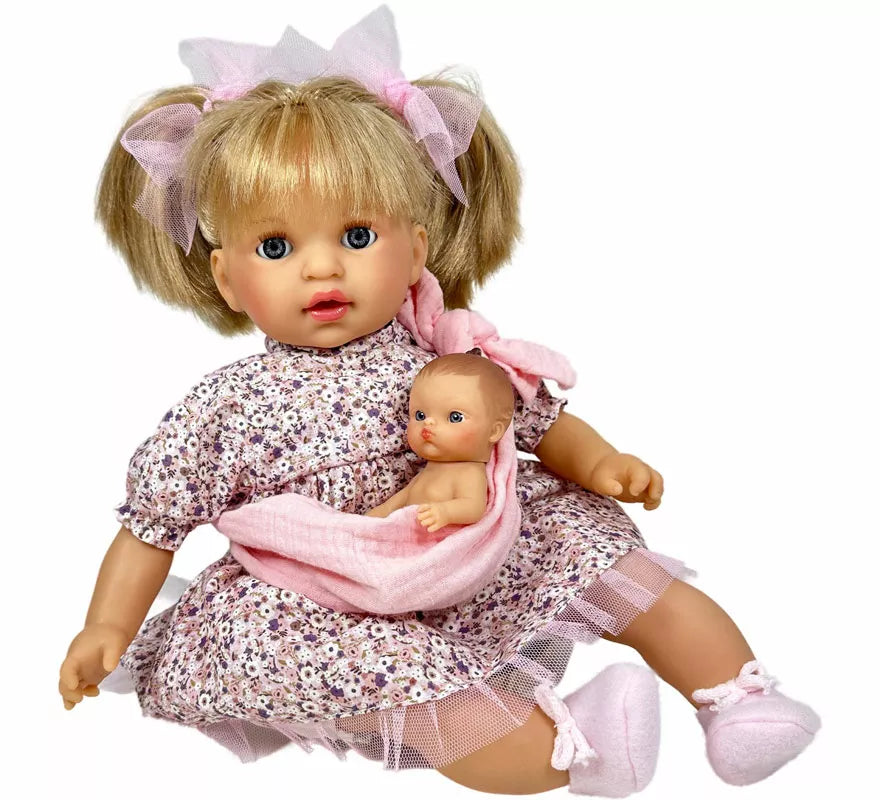 Translation missing: de.Muñeca Álex rubia con Bebé y Vestido Floral de 40 cm