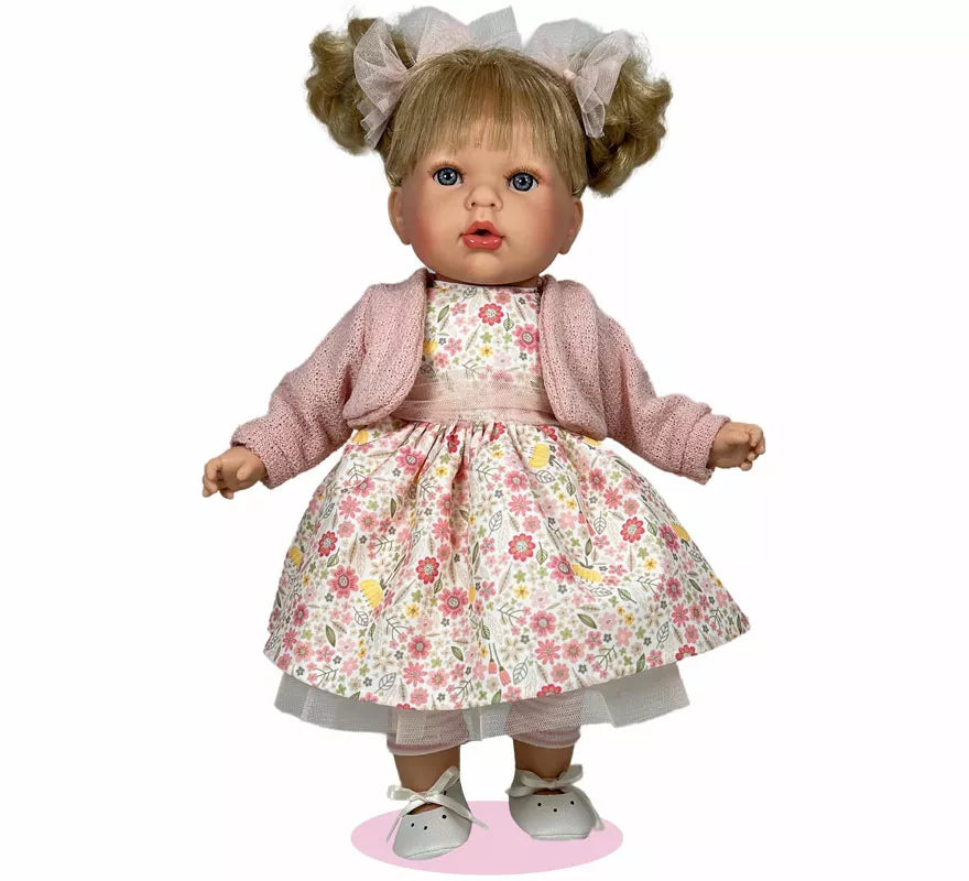 Translation missing: de.Muñeca Tita Spring rubia con Vestido Floral de 45 cm