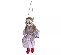 Psycho Girl auf Schaukel mit Licht, Sound und Bewegung 85x33x20 cm