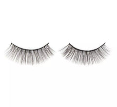 Schwarze dünne Wimpern