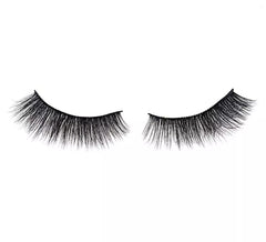 Schwarze, buschige Wimpern
