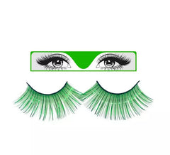 Lange silbergrüne Wimpern