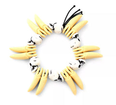 Höhlenmensch-Armband mit falschen Reißzähnen