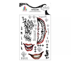 Clown-Tattoos mit widersprüchlichem Text und rotem Lächeln