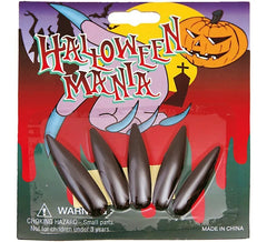 Schwarze Nägel für die Hexe